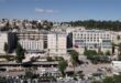 مستشفى شعاري تسيديك في القدس يستكمل حالة الجرحى من الهجوم المشترك والوحشي في المدينة