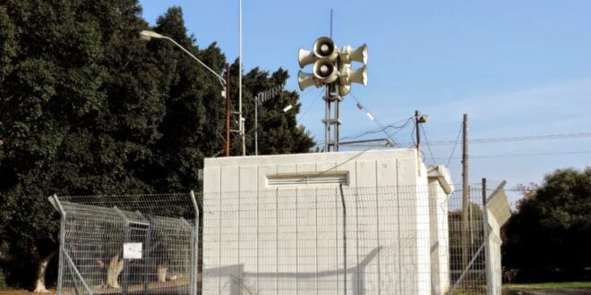 وابل من الصواريخ من لبنان: إطلاق صافرات الإنذار في كريات شمونة والمطلة والمستوطنات المحيطة
