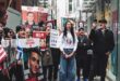 وعلى خلفية الرسائل التحذيرية من قطر، خرجت مظاهرة أمام السفارة في نيويورك